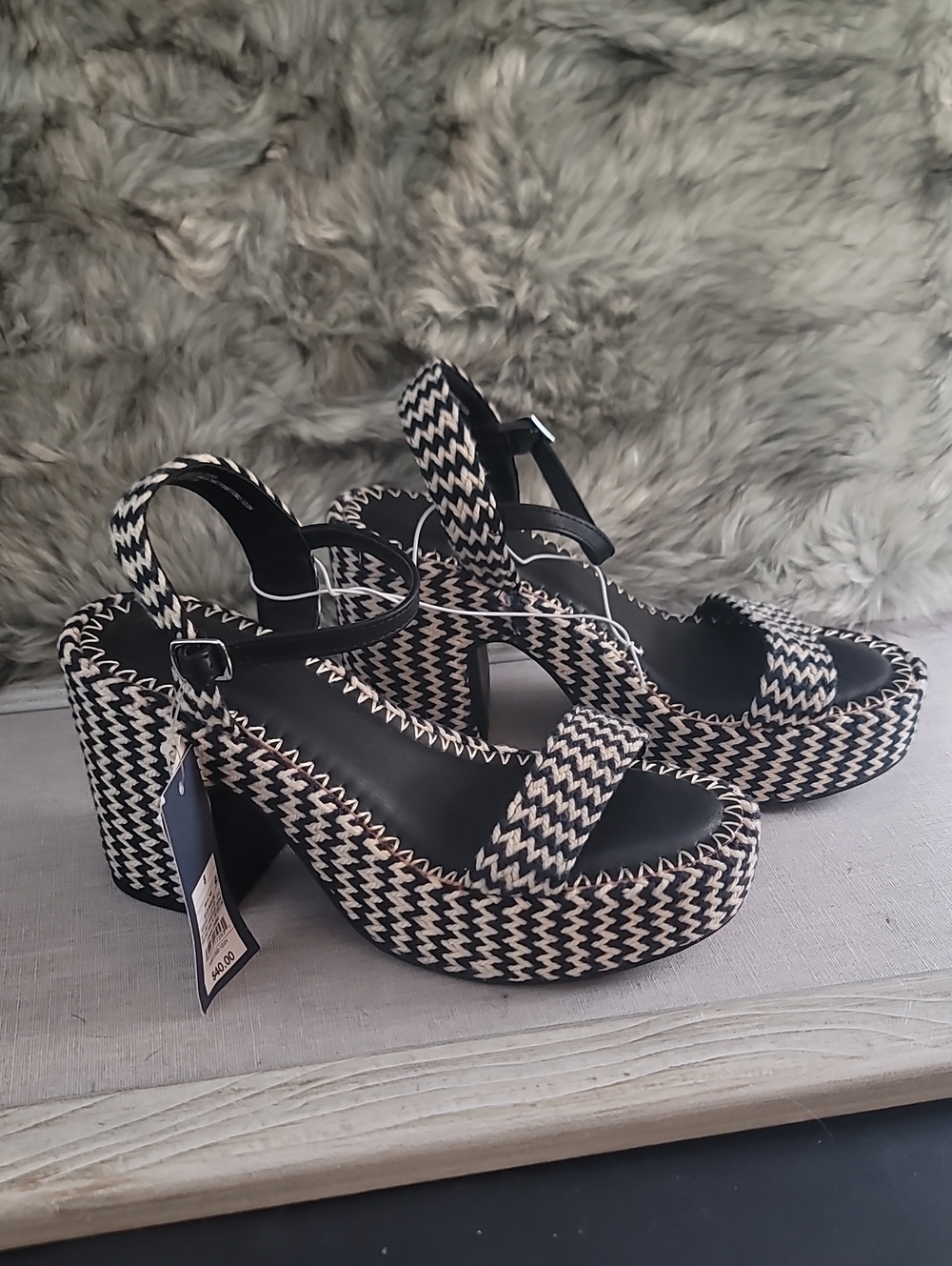 Universal Thread-Target Brand Woven Platform Sandals - Black & Cream